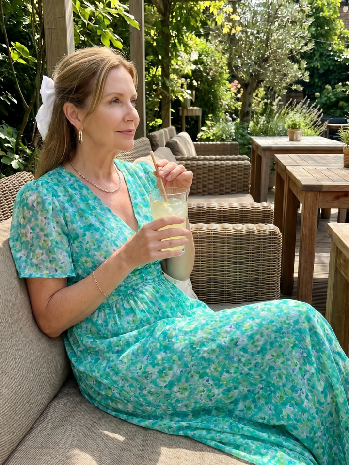Juna | Korte Mouw Ditsy Bloemenprint Midi Jurk