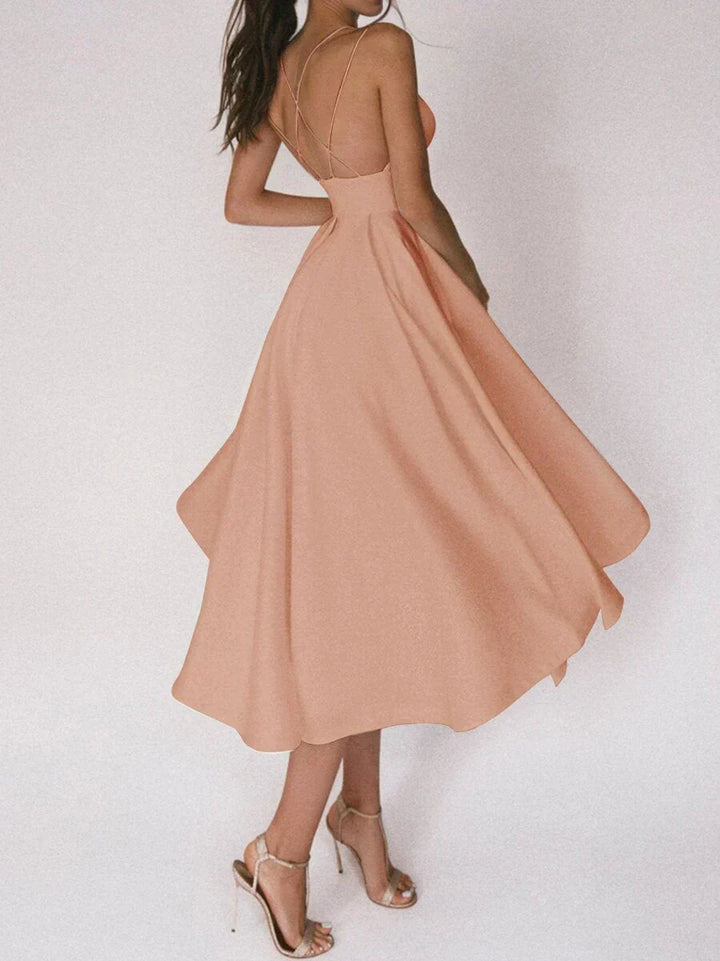 Elara - Elegantes Minimalistisches Kleid