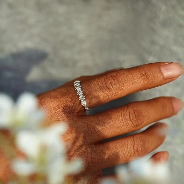 Verstellbarer Ring mit handbemalter Margerite