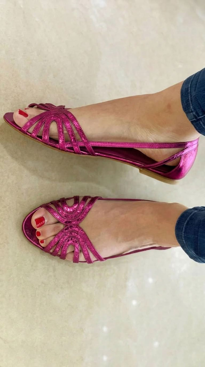 Eleonora | Goldene Sandalen Licht des Sommers