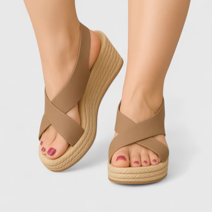 Bellany - Plateau-Sandalen mit Kreuzriemen