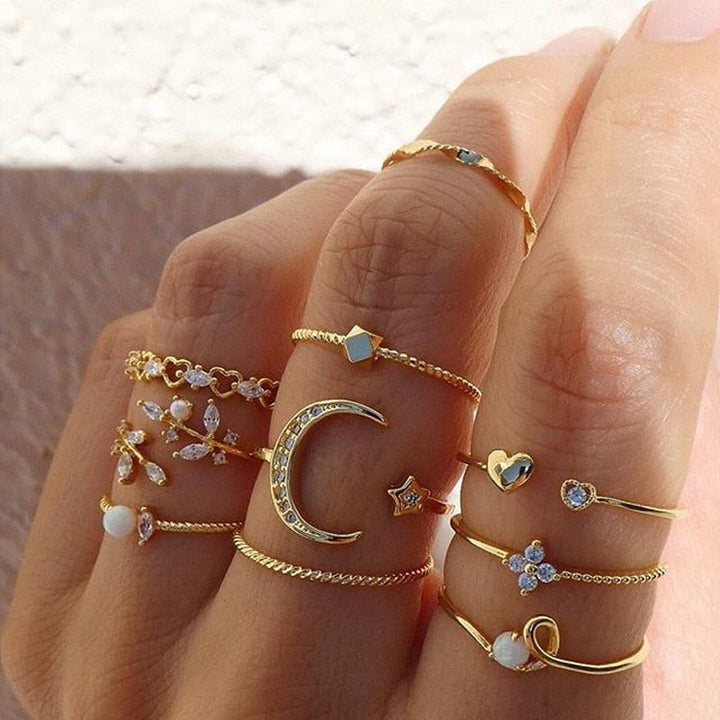 Ensemble von 10 Boho-Ringen, aus Silber- und Goldplattierung