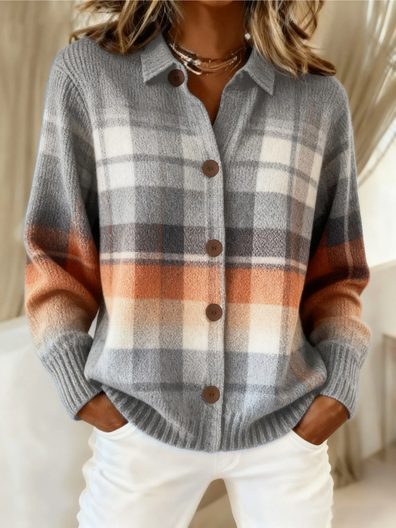 Marlene | Warme karierte Strickjacke