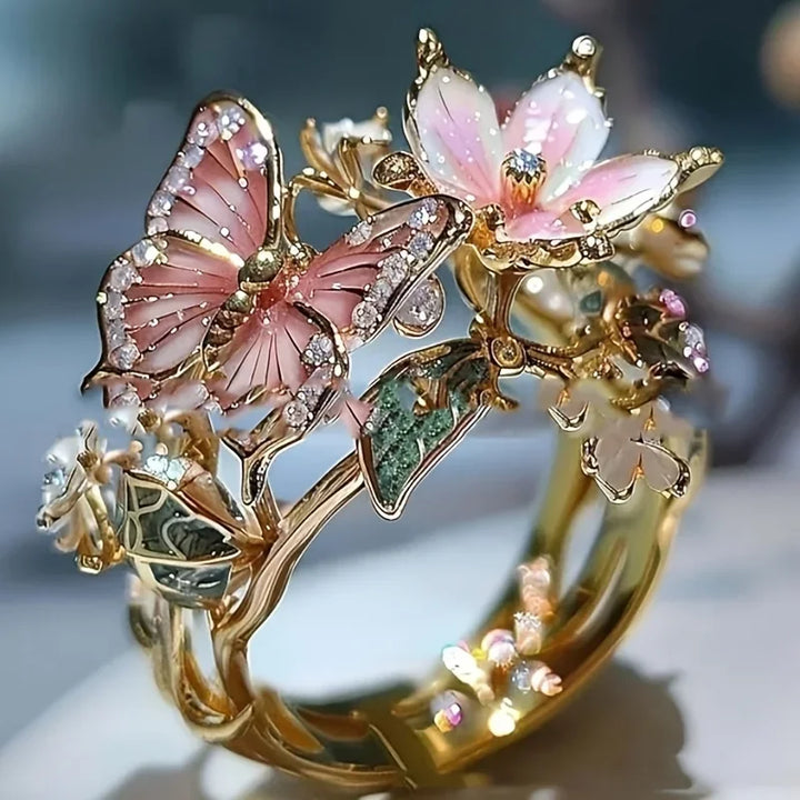 Glitzernder Schmetterlingsring aus Natur mit Zirkonia