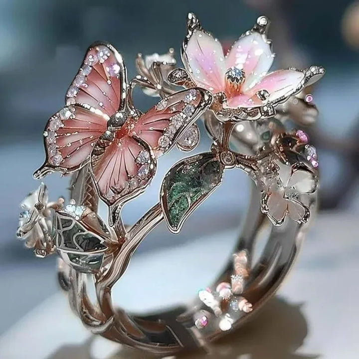 Glitzernder Schmetterlingsring aus Natur mit Zirkonia