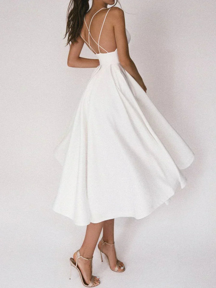 Elara - Elegantes Minimalistisches Kleid