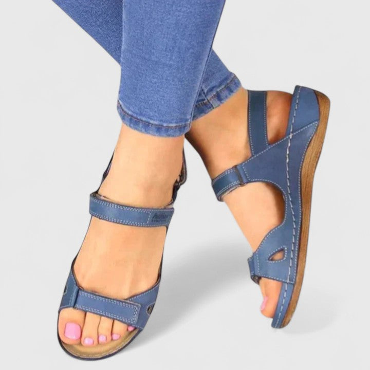 Avrie - Bequeme Flache Sandalen