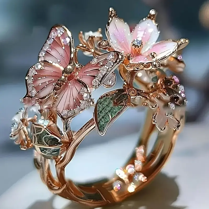 Glitzernder Schmetterlingsring aus Natur mit Zirkonia
